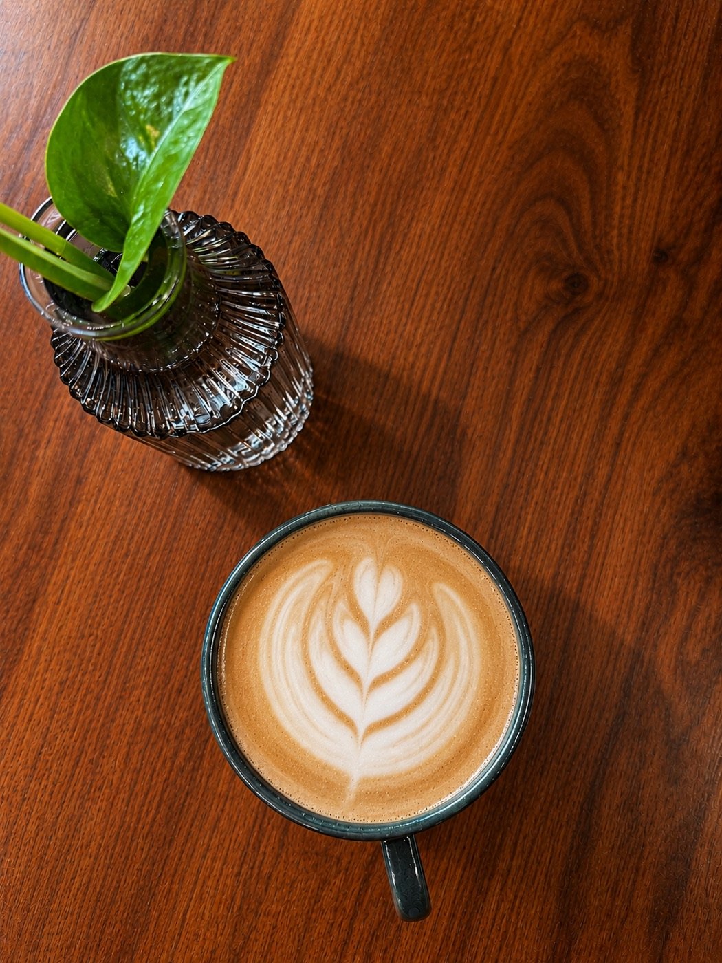 Latte con arte latte visto desde arriba